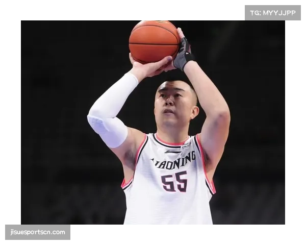 山东队犯规问题在新规下被放大 内线轮换面临严峻考验