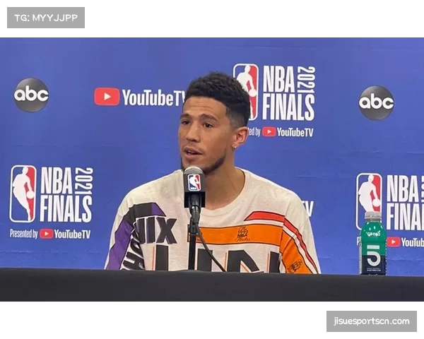 德文·布克得分手段多样 中距离跳投稳定性冠绝联盟